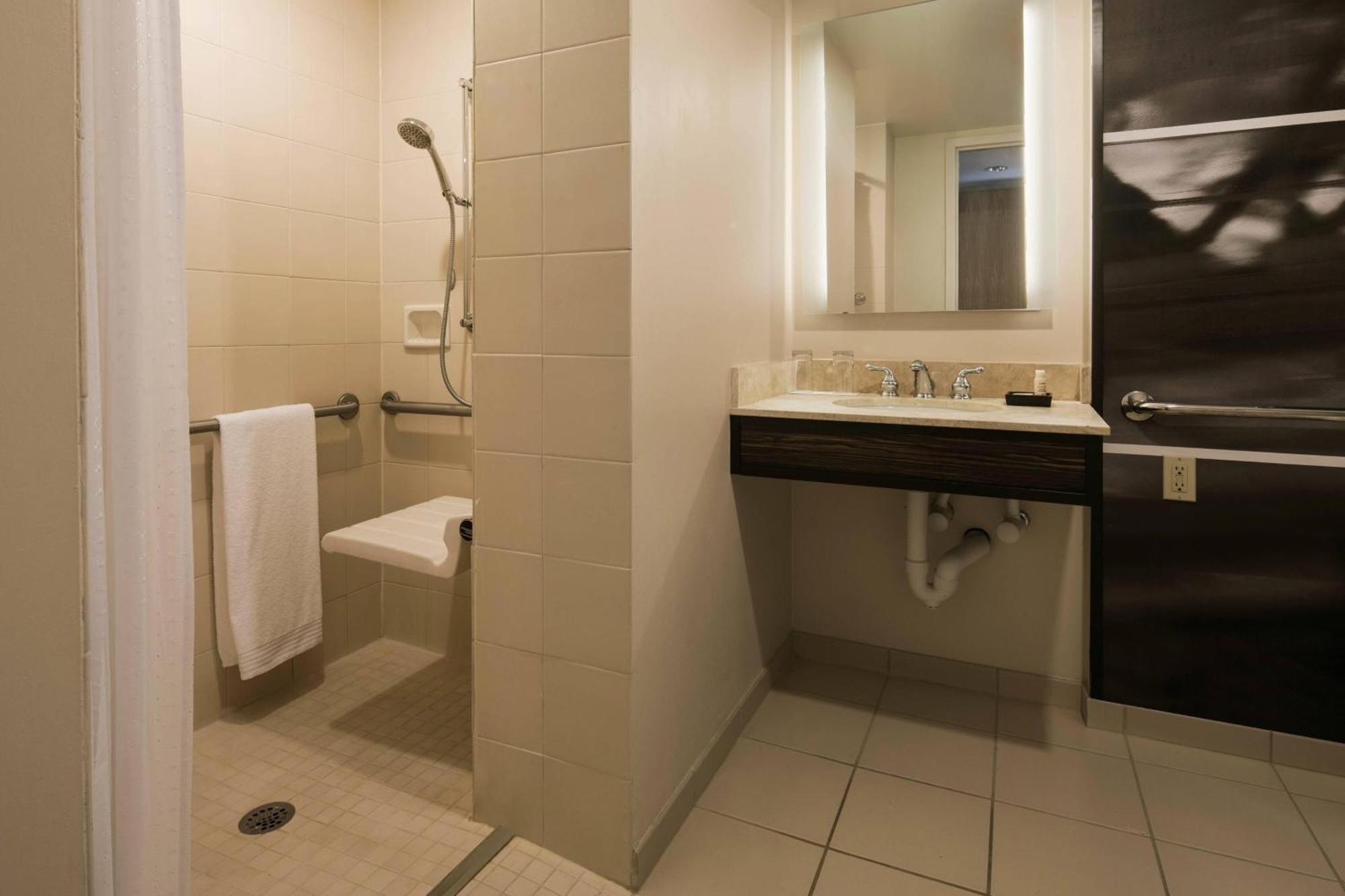 סמירנה Renaissance Atlanta Waverly Hotel & Convention Center מראה חיצוני תמונה